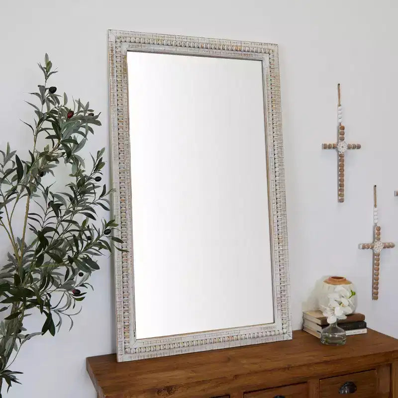 Miroir mural sculpté en bois avec perles 48 po x 28 po blanc - Olivia & May : Rectangulaire moderne en bois, aucun assemblage requis