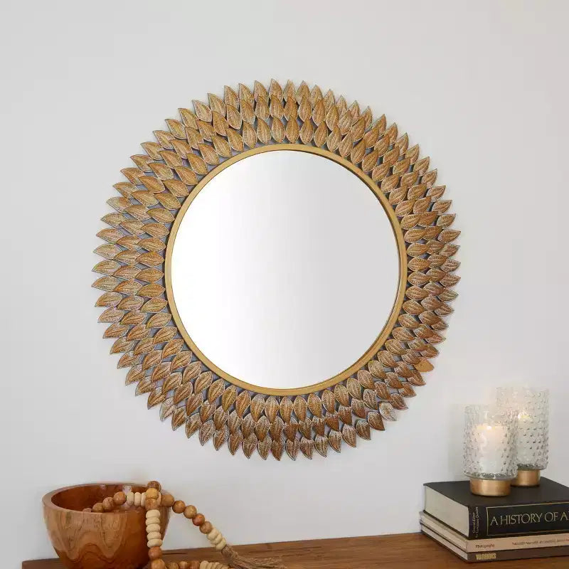 Miroir mural radial 32"x32" en métal doré en forme de feuille - Olivia & May : Cadre en fer, aucun assemblage requis
