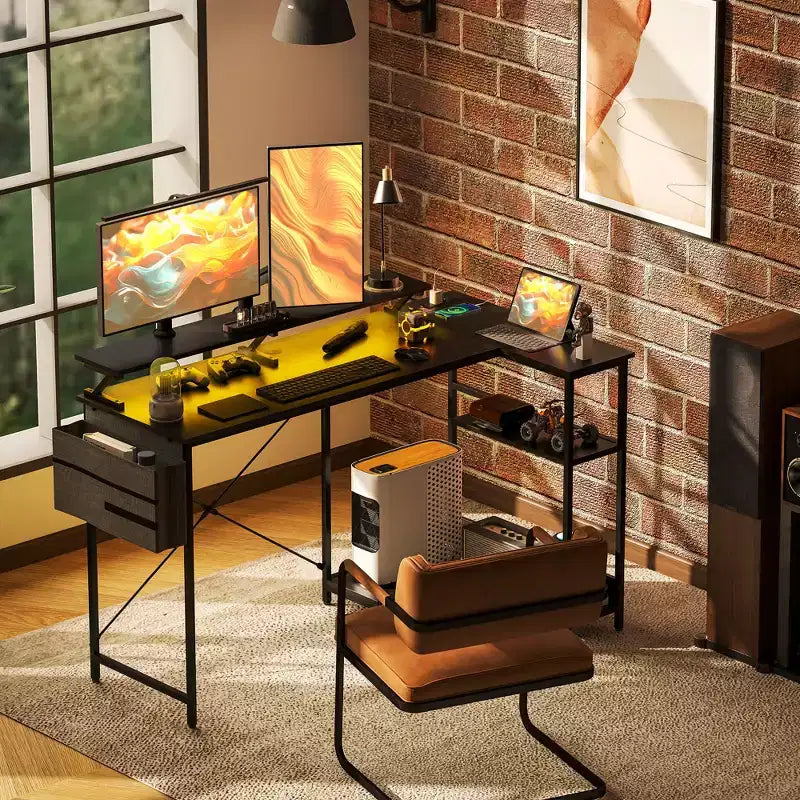 HOMCOM Bureau d'angle réversible en L de 147 cm avec sac de rangement, bureau d'ordinateur d'angle avec prise de courant et lumière LED, étagère pour moniteur et support d'unité centrale