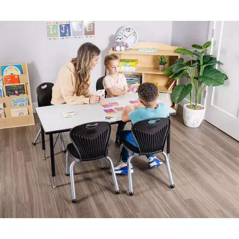 Ensemble table et chaises d'activités Bintiva – Table noire pulvérisée 24x48 avec pieds réglables et 4 chaises de classe ZUUL bleues de 14 po