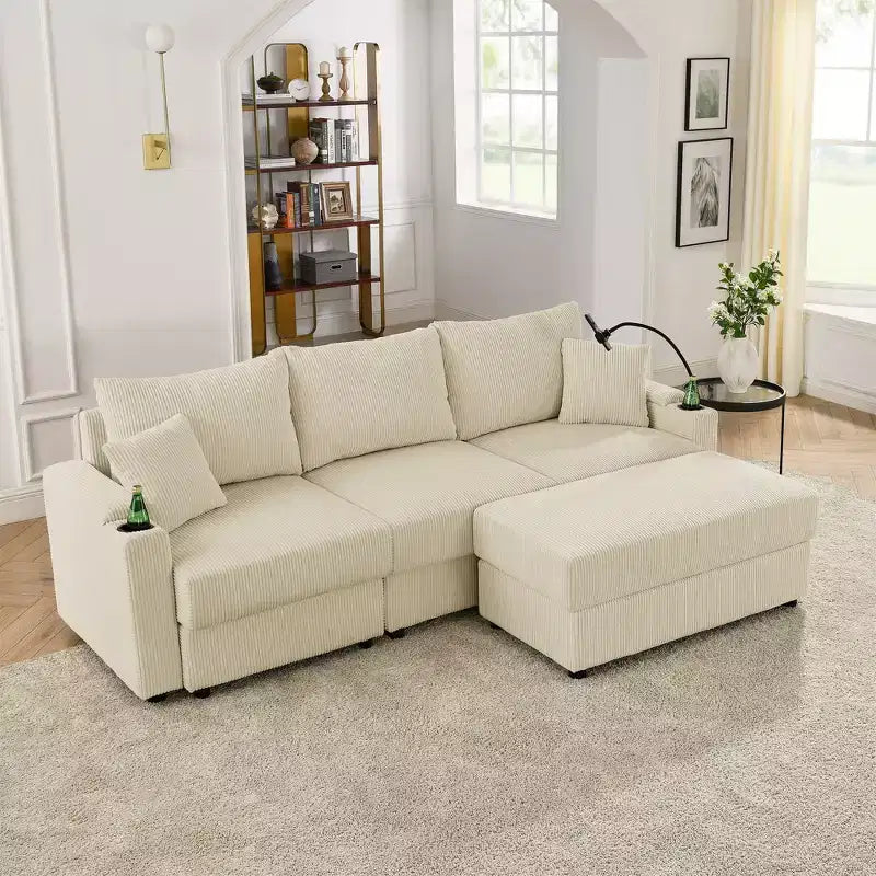 Canapé 3 places moderne en velours côtelé GDFStudio Rod 102 avec porte-gobelets, support de téléphone portable, rangement d'accoudoir et pouf