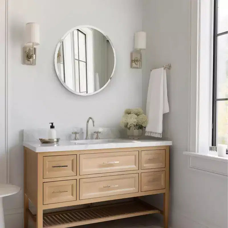 Miroir de salle de bain rond sans cadre pour lavabo avec bords biseautés - Miroir mural circulaire pour salle de bain et coiffeuse, look élégant et simple