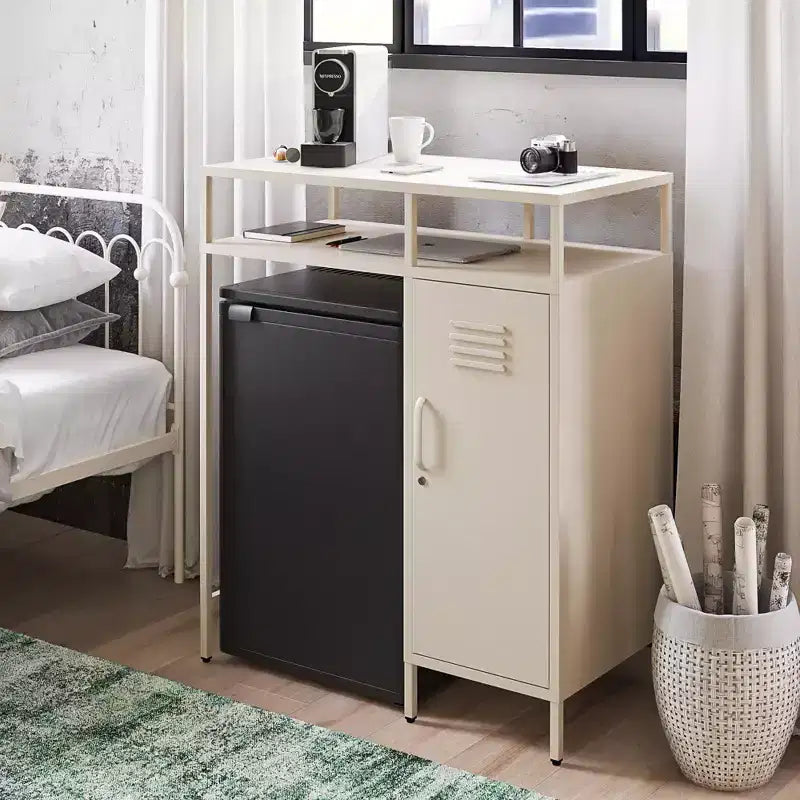 Mini-réfrigérateur de rangement de style casier métallique Novogratz Cache