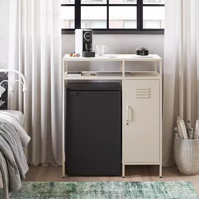 Mini-réfrigérateur de rangement de style casier métallique Novogratz Cache