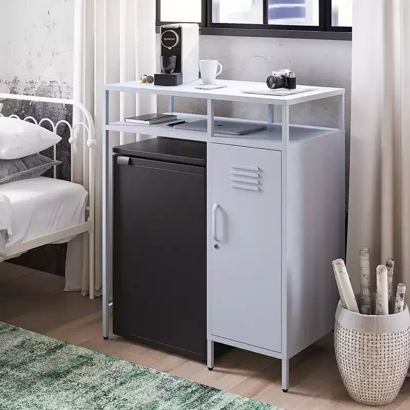 Mini-réfrigérateur de rangement de style casier métallique Novogratz Cache