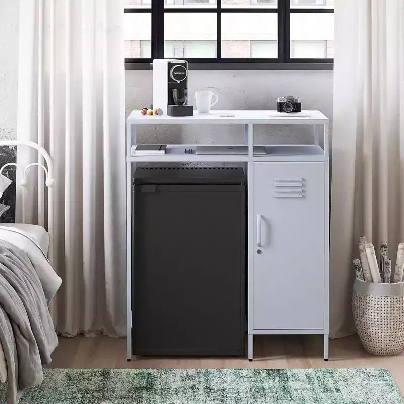 Mini-réfrigérateur de rangement de style casier métallique Novogratz Cache
