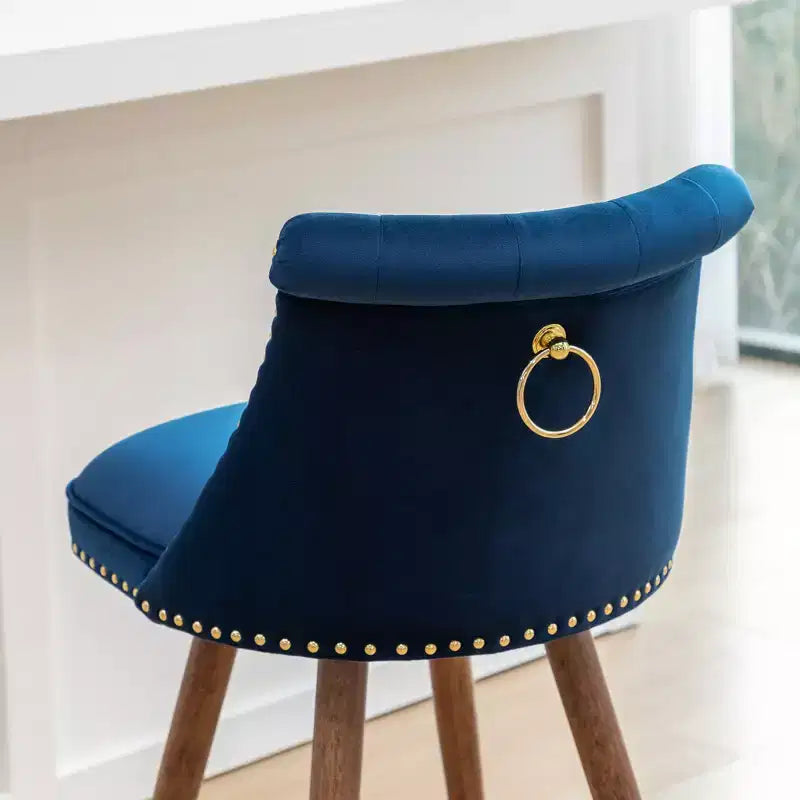 Lot de 2 tabourets de comptoir Elvara touffetés avec boutons et clous décoratifs, par Roundhill Furniture