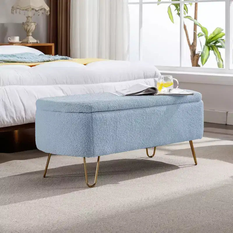 Banc ottoman de rangement moderne Zeus & Ruta avec pieds dorés pour le pied de lit