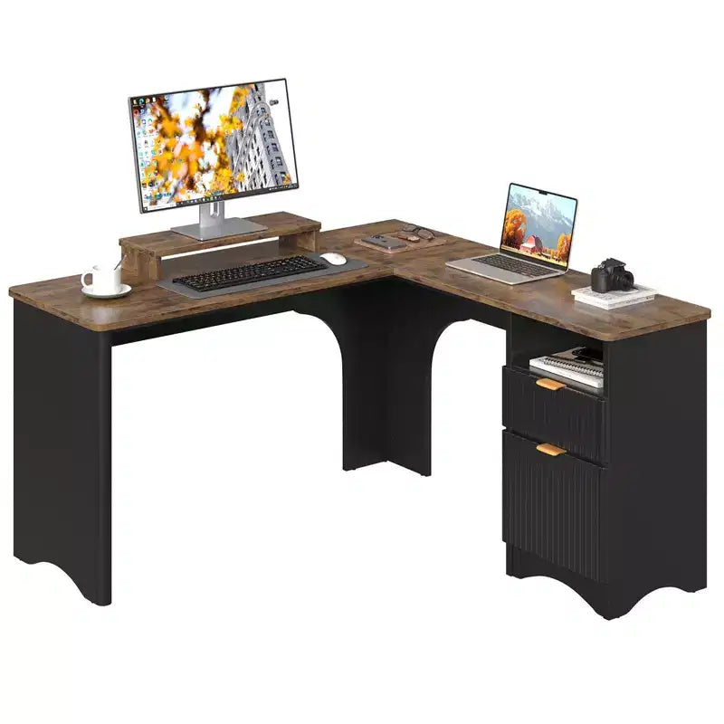 Bureau d'angle Bestier de 140 cm avec tiroirs, bureau d'ordinateur de bureau avec coins arrondis, support d'écran et panneaux cannelés, blanc et noyer