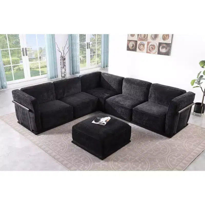 Grand canapé d'angle modulable 6 places en L avec pouf, cadre en bois et métal, canapé d'angle moderne en velours pour salon - Panipeachy