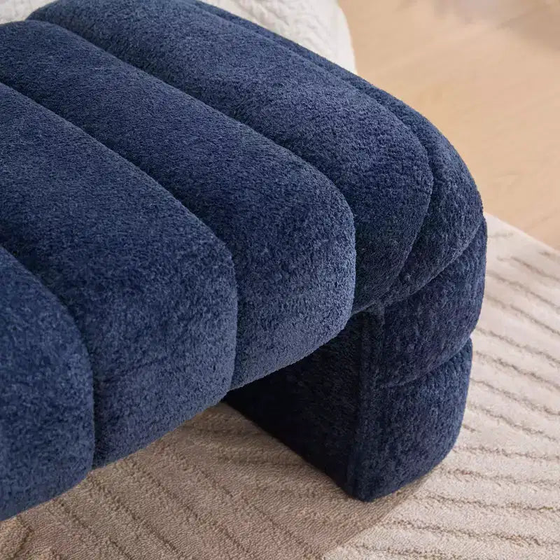 Okak 69.7 Banc de lit moderne sans accoudoirs avec capitonnage cannelé, poufs-ottomans en chenille, banc d'entrée pour salon, chambre à coucher