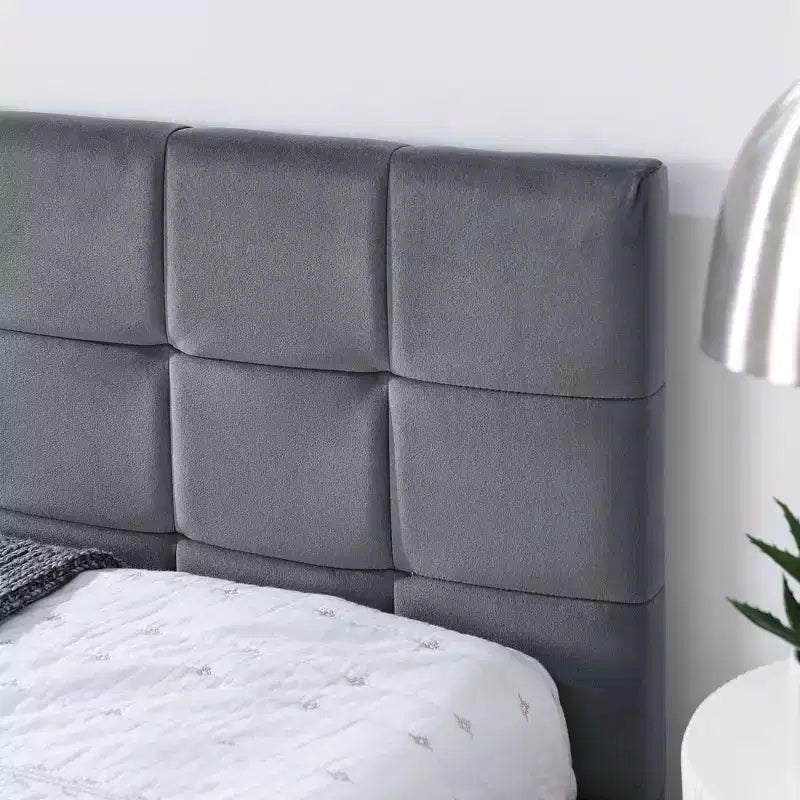 Cadre de lit capitonné pleine grandeur MAYEERTY avec dossier confortable et accoudoirs pour chambre à coucher ou salon, gris