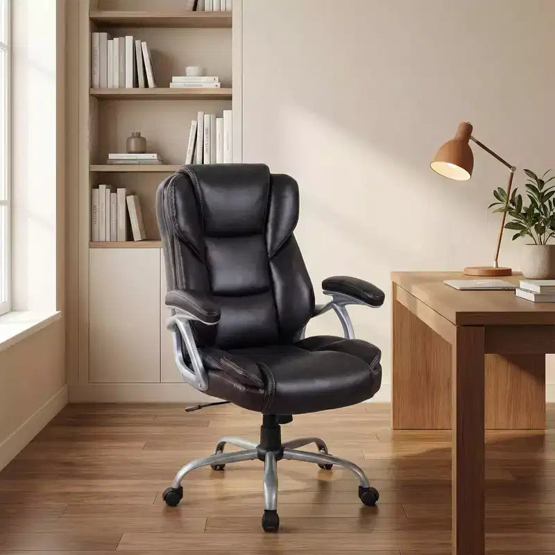 Chaise de bureau de direction Costway avec siège et accoudoirs rembourrés, hauteur et dossier réglables Marron/Noir