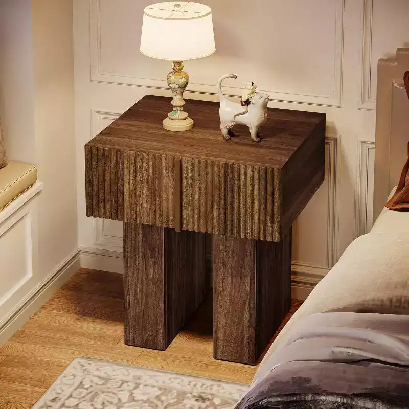 Table de chevet cannelée Lantine, Table de chevet en bois avec tiroir de rangement, Table d'appoint moderne pour chambre à coucher