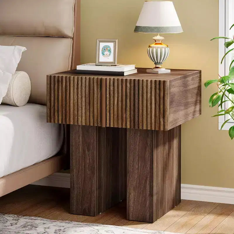 Table de chevet cannelée Lantine, Table de chevet en bois avec tiroir de rangement, Table d'appoint moderne pour chambre à coucher