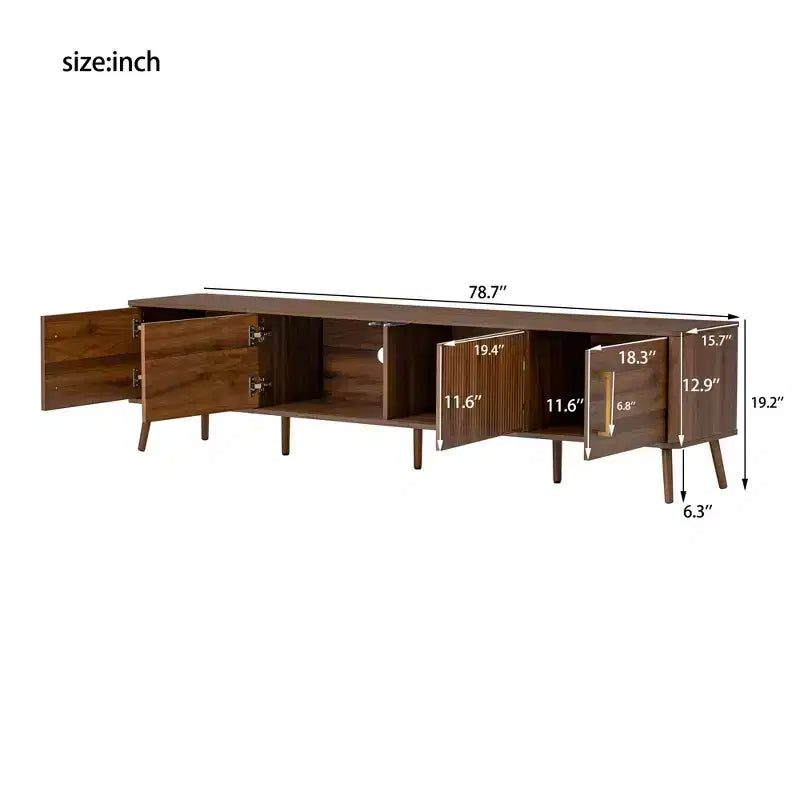 Meuble TV de 78 po pour téléviseurs jusqu'à 85 po, Console TV cannelée, Meuble TV en noyer, Meuble de divertissement avec porte à ouverture et fermeture amorties-ModernLuxe
