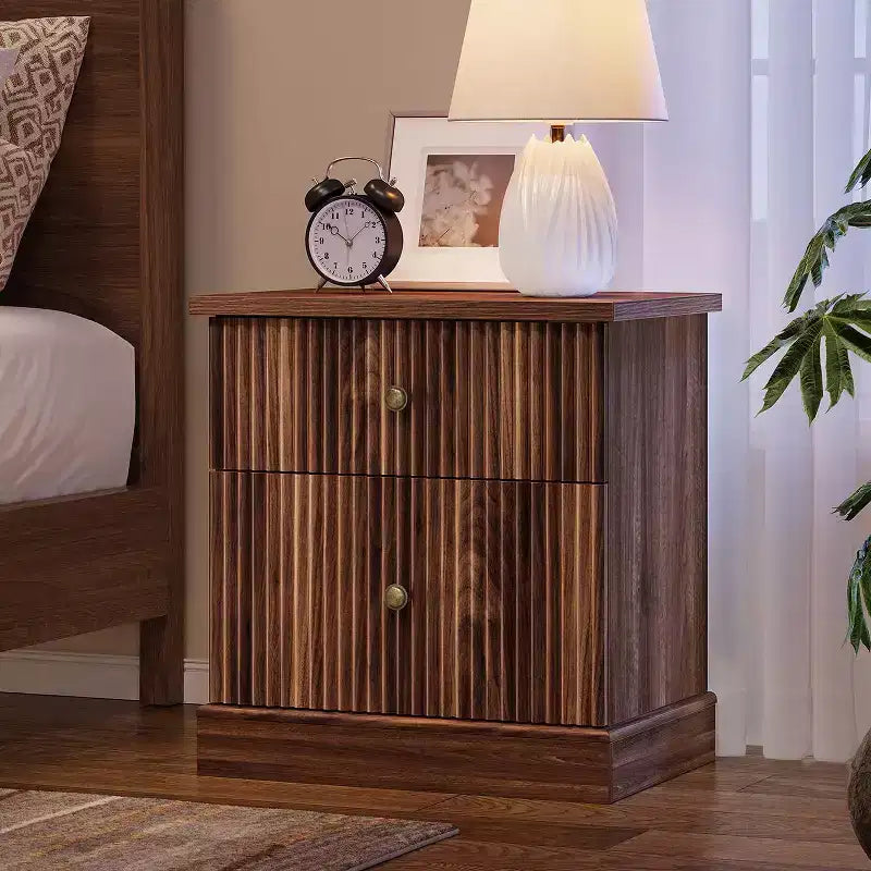 Table de chevet à tiroirs cannelés, table de chevet de style moderne du milieu du siècle avec base à bords incurvés, rangement peu encombrant pour chambre et salon
