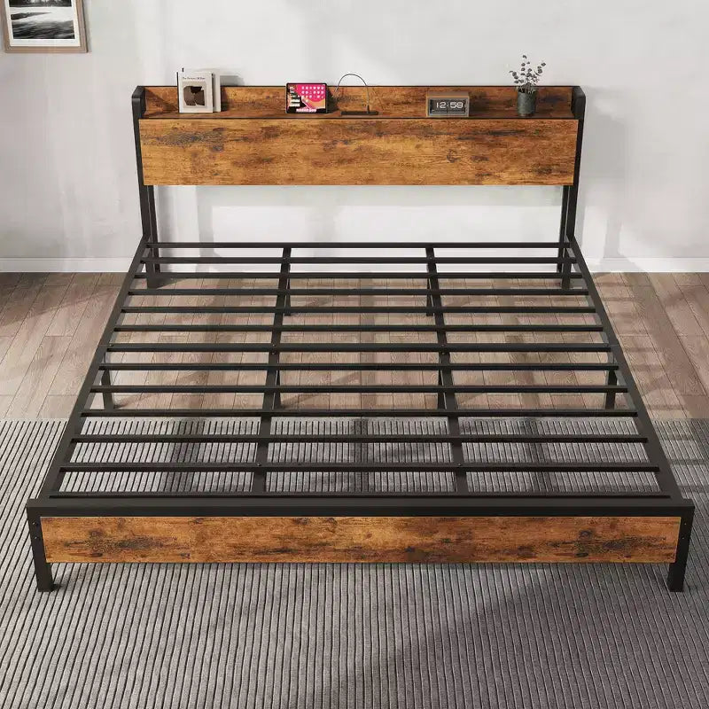 Cadre de lit King Size avec tête de lit de rangement, plateforme de lit King industrielle avec station de recharge et ports USB, sommier tapissier non requis - Marron rustique