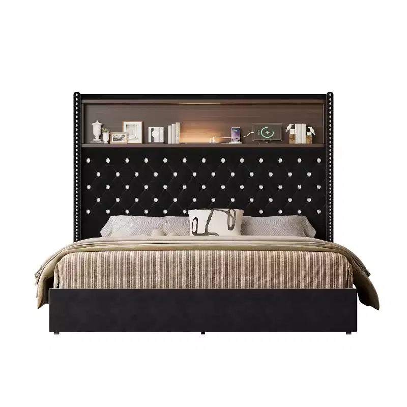Lit capitonné en velours MAYEERTY Queen Size avec veilleuse port USB et tête de lit haute de 52 pouces avec décor de rivets et étagère de tête de lit pour chambre à coucher, noir