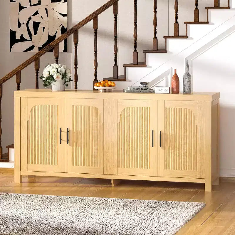 Buffet de salle à manger 71 po avec 4 portes, buffet crédence cannelé avec gestion des câbles et étagères réglables, buffet de cuisine