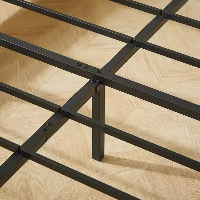 Cadre de lit plateforme en bois pour lits Double/Queen/King avec accents ondulés - ModernLuxe