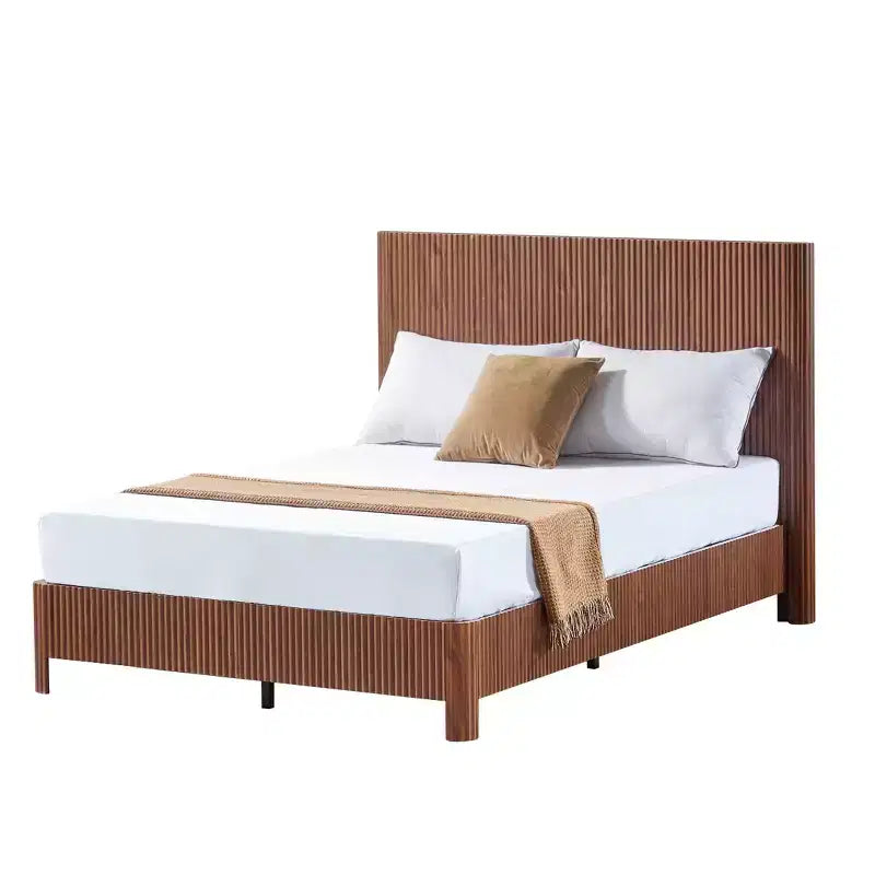 Cadre de lit plateforme en bois pour lits Double/Queen/King avec accents ondulés - ModernLuxe