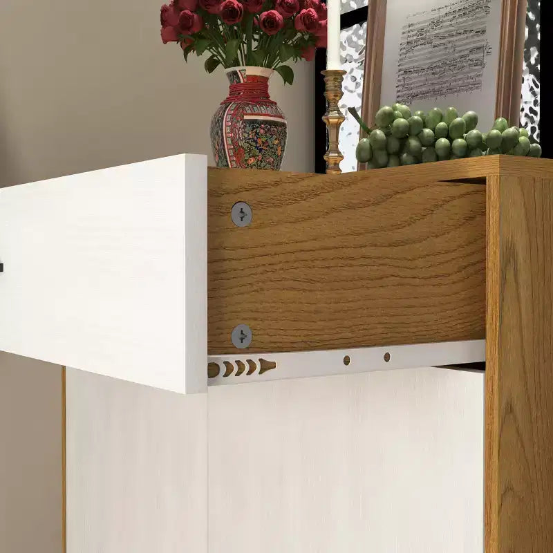 JVNOXK Meuble à chaussures à quatre niveaux, étagère à chaussures autoportante en bois, avec deux portes d'armoire blanches et des étagères réglables, idéal pour les entrées