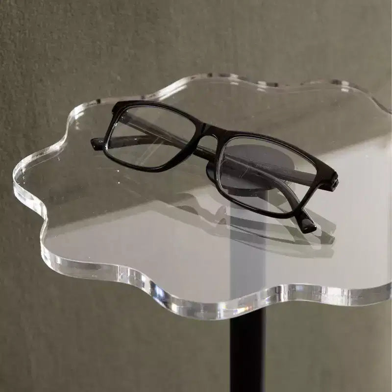 Table d'appoint festonnée Kate and Laurel Acari, 10x22, noire