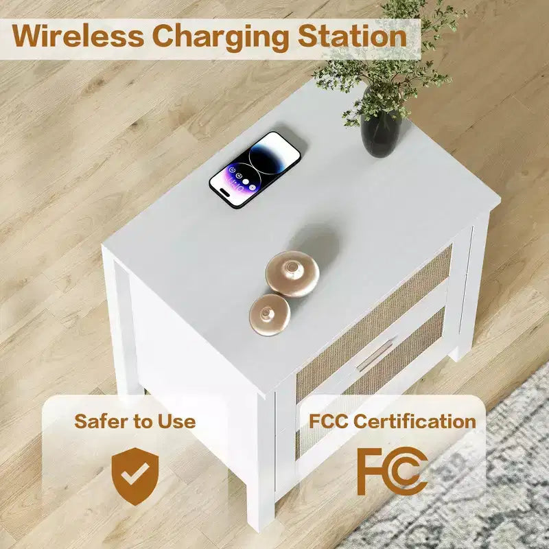 TYBOATLE Lot de 2 tables de chevet en rotin avec station de charge sans fil, tables d'appoint modernes du milieu du siècle avec 2 tiroirs tressés bohèmes, tables de chevet en bois