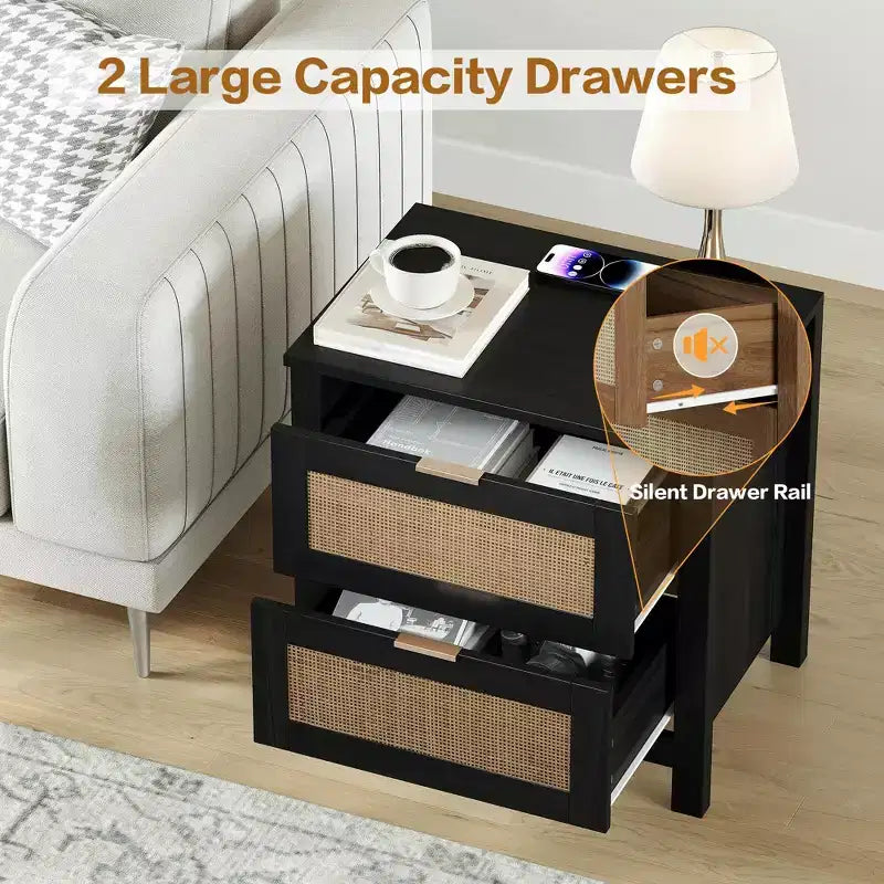 TYBOATLE Lot de 2 tables de chevet en rotin avec station de charge sans fil, tables d'appoint modernes du milieu du siècle avec 2 tiroirs tressés bohèmes, tables de chevet en bois