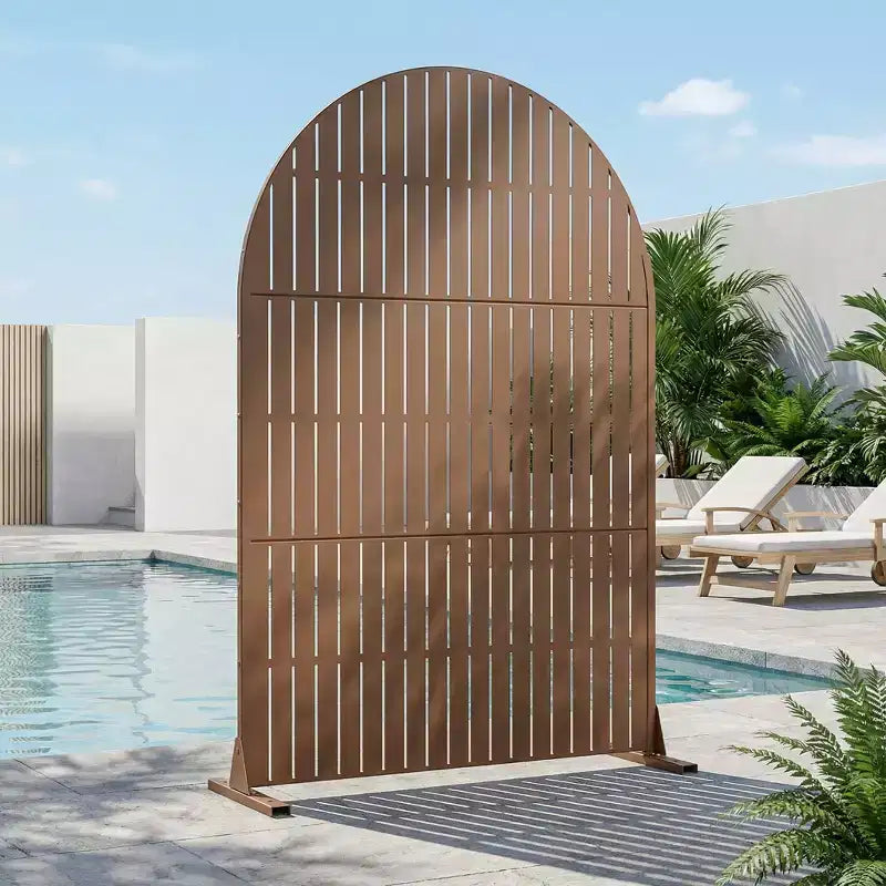 Panneaux de clôture autoportants Dovelina 72H x 47W en métal arqué pour extérieur, gris clair/marron, pour jardin, patio, terrasse, cour