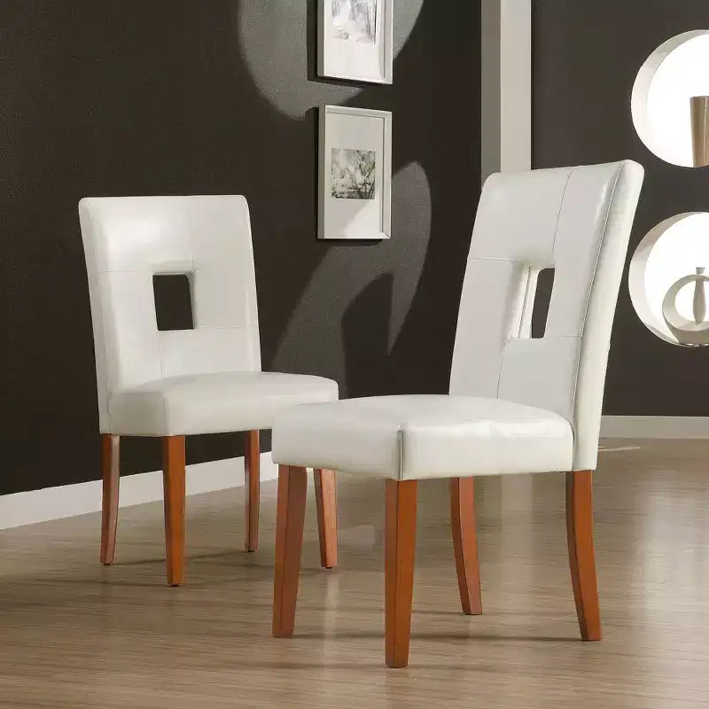Chaises de salle à manger Palma en similicuir blanc avec trou de serrure (lot de 2) - Blanc/Cerisier - iNSPIREQ
