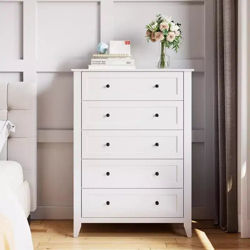 Commode 5 tiroirs pour chambre à coucher - Commode haute et moderne en bois avec tiroirs profonds et poignées en métal pour entrée ou couloir