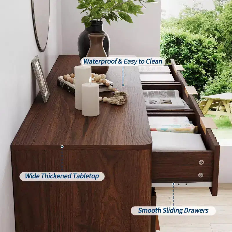 Commode COZONY 54 po de large à 9 tiroirs, coffre moderne en bois avec motif ondulé cannelé et poignées métalliques