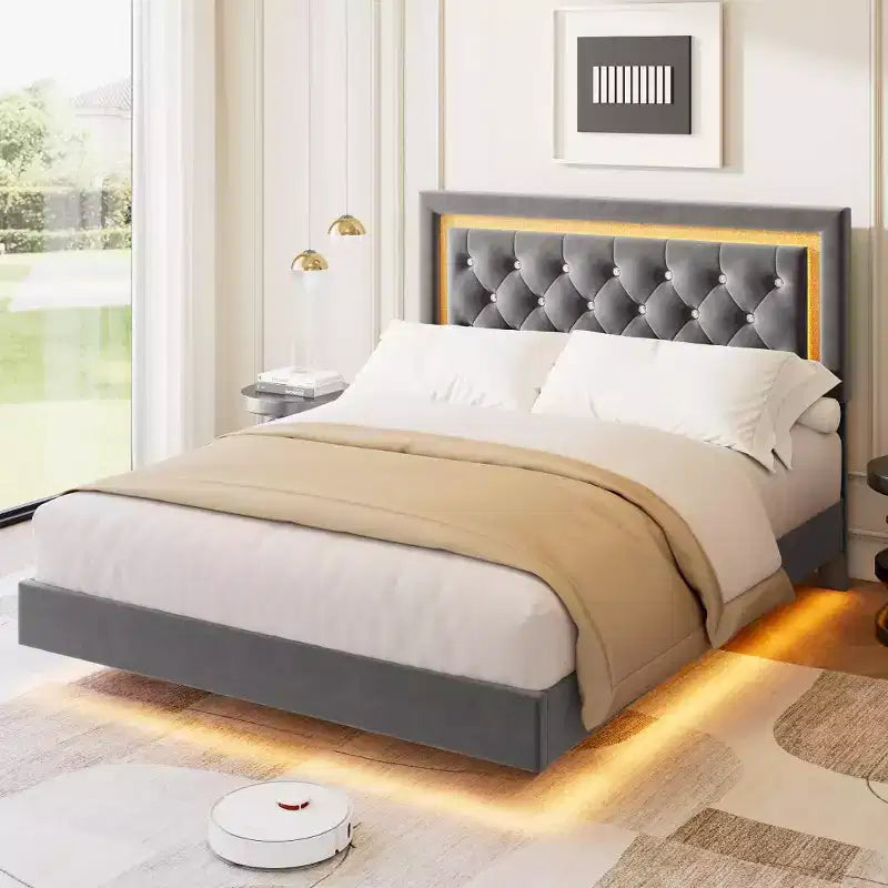 Lit King Size flottant avec lumières LED. Lit plateforme rembourré avec tête de lit capitonnée. Lattes en bois. Sommier tapissier non requis. Sans bruit.