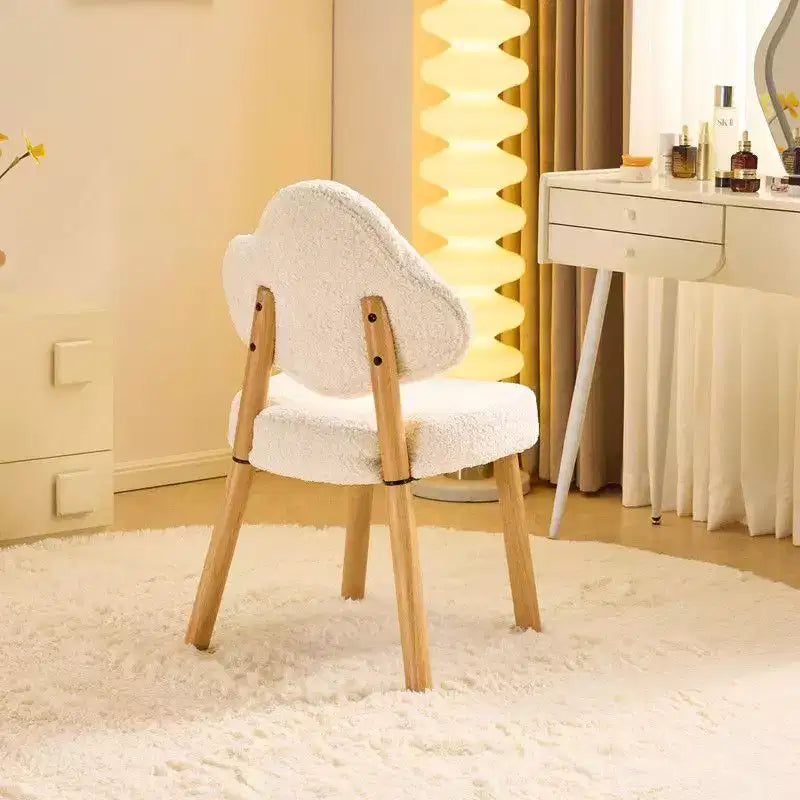 Fauteuil d'appoint moelleux Cloud Puff avec pieds en bois - Chaise moderne pour coiffeuse et salon