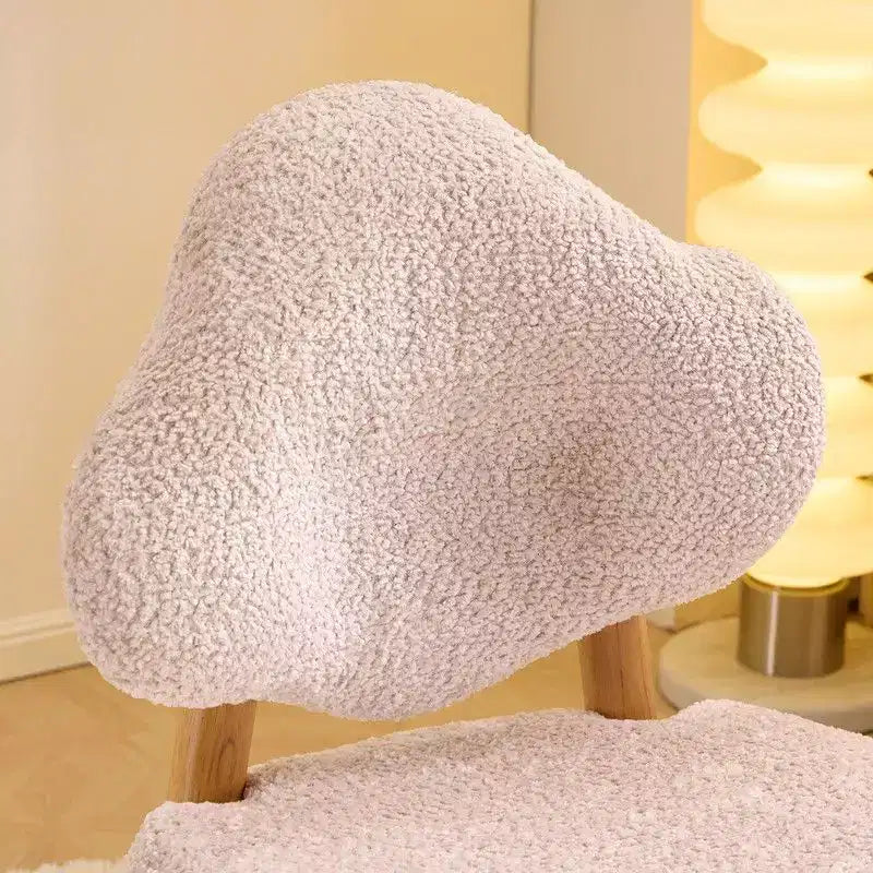 Fauteuil d'appoint moelleux Cloud Puff avec pieds en bois - Chaise moderne pour coiffeuse et salon