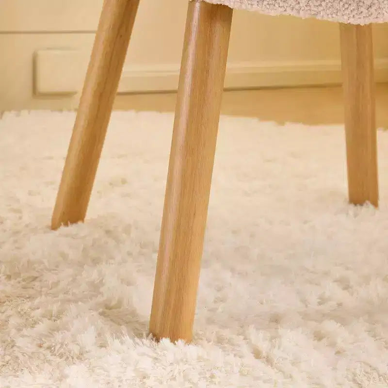 Fauteuil d'appoint moelleux Cloud Puff avec pieds en bois - Chaise moderne pour coiffeuse et salon