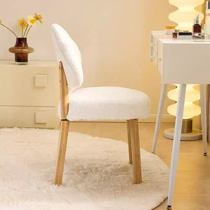 Fauteuil d'appoint moelleux Cloud Puff avec pieds en bois - Chaise moderne pour coiffeuse et salon