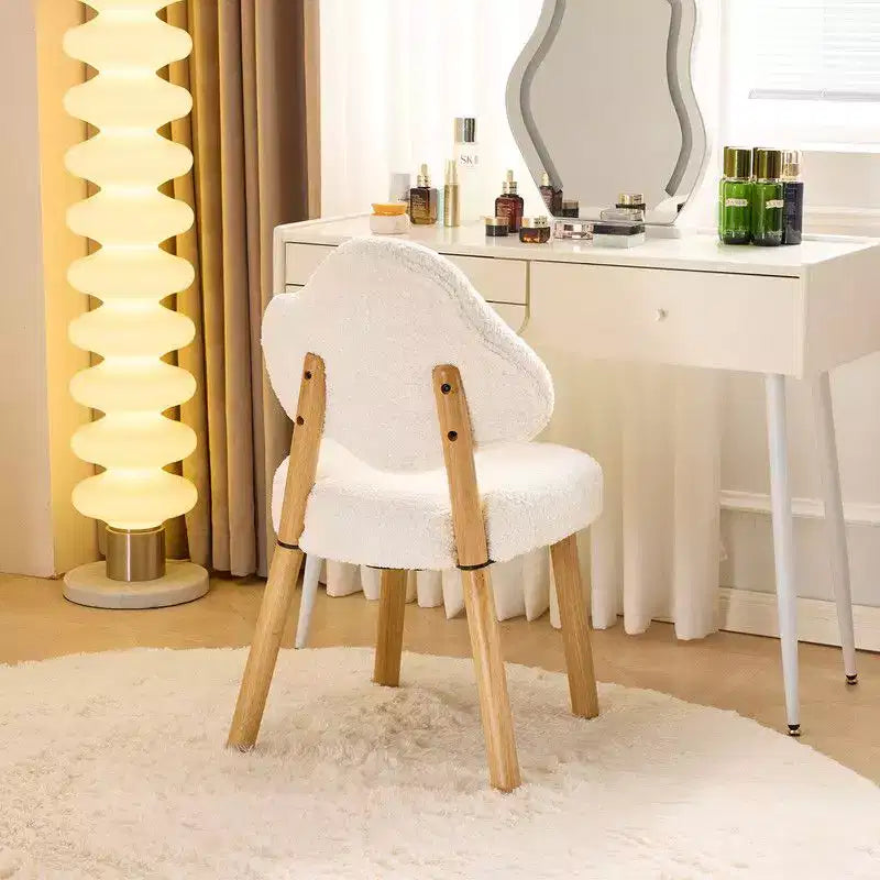 Fauteuil d'appoint moelleux Cloud Puff avec pieds en bois - Chaise moderne pour coiffeuse et salon
