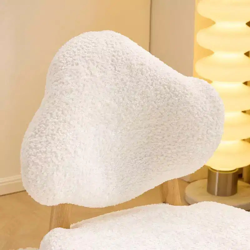 Fauteuil d'appoint moelleux Cloud Puff avec pieds en bois - Chaise moderne pour coiffeuse et salon
