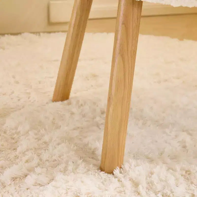 Fauteuil d'appoint moelleux Cloud Puff avec pieds en bois - Chaise moderne pour coiffeuse et salon