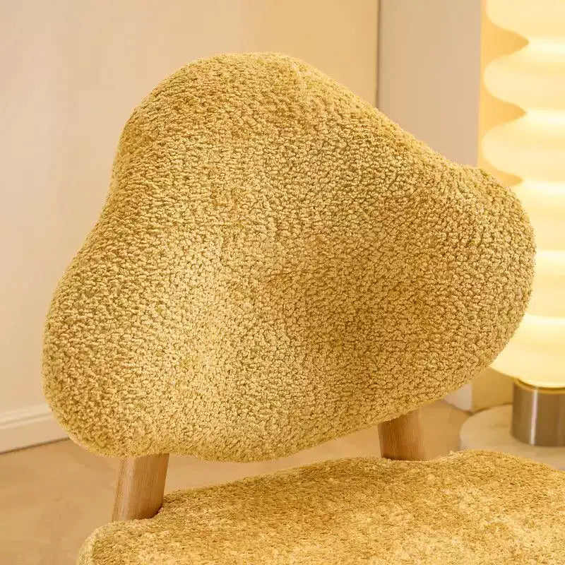 Fauteuil d'appoint moelleux Cloud Puff avec pieds en bois - Chaise moderne pour coiffeuse et salon