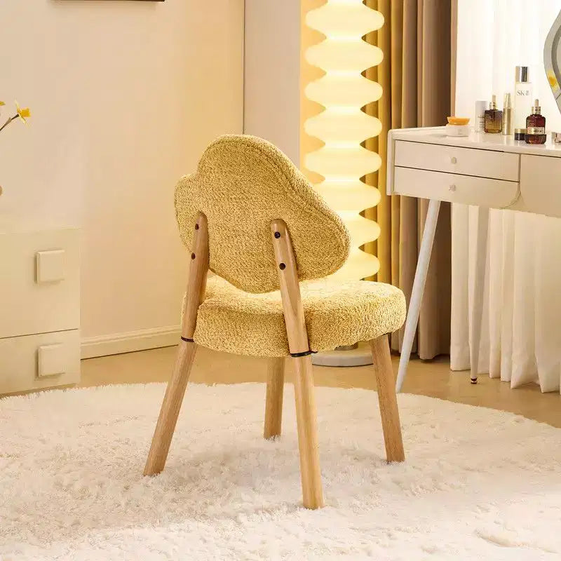 Fauteuil d'appoint moelleux Cloud Puff avec pieds en bois - Chaise moderne pour coiffeuse et salon