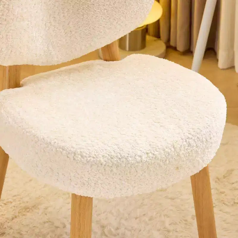 Fauteuil d'appoint moelleux Cloud Puff avec pieds en bois - Chaise moderne pour coiffeuse et salon