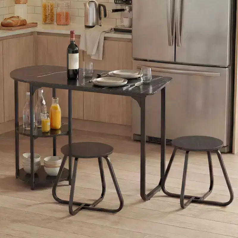 Ensemble table à manger 3 pièces Costway, table de cuisine en bois et métal et 2 tabourets avec étagères de rangement Marron rustique+Noir/Blanc+Doré