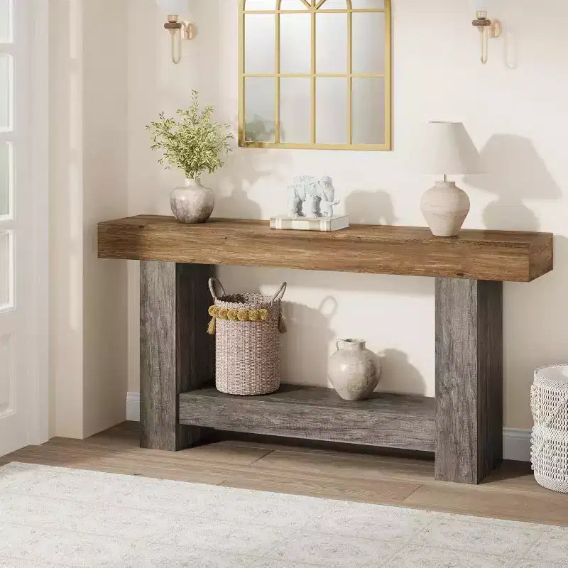 Console de chemin de ferme de 63 po, table de canapé rustique à 2 niveaux brun et gris derrière le canapé avec rangement ouvert pour l'entrée, le salon et le couloir
