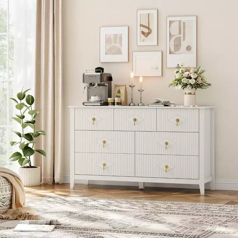 Commode flûtée moderne de 54 po de large, 7 tiroirs, en bois avec poignée en métal, organisateur de rangement pour chambre, salon et couloir
