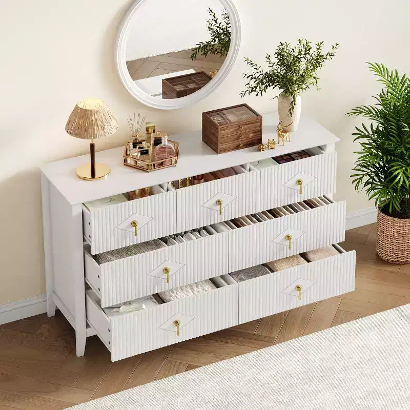 Commode flûtée moderne de 54 po de large, 7 tiroirs, en bois avec poignée en métal, organisateur de rangement pour chambre, salon et couloir
