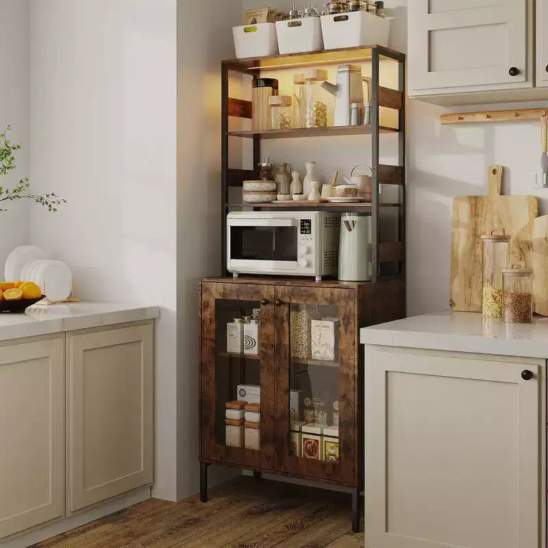 Meuble haut de bar à café de 67 pouces avec lumières LED RGB synchronisées à la musique et prise de courant - Étagère de boulangerie de cuisine avec portes en verre et étagères réglables